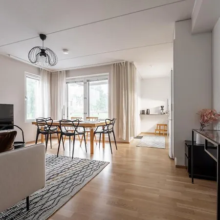 Stylish Nordic 2br With Sauna - Steps From The Cathedral Appartement