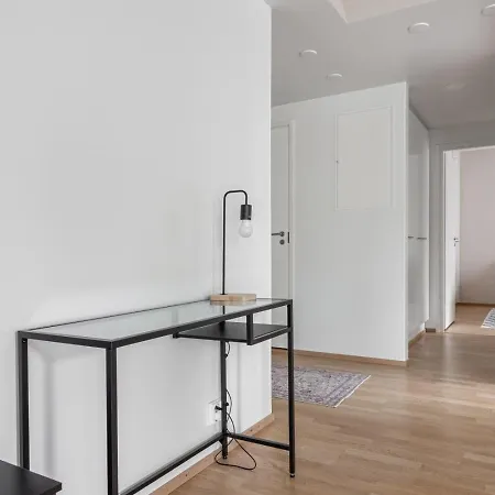 Stylish Nordic 2br With Sauna - Steps From The Cathedral *