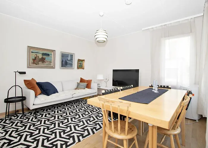 Huoneisto Stylish Nordic 2br With Sauna - Steps From The Cathedral